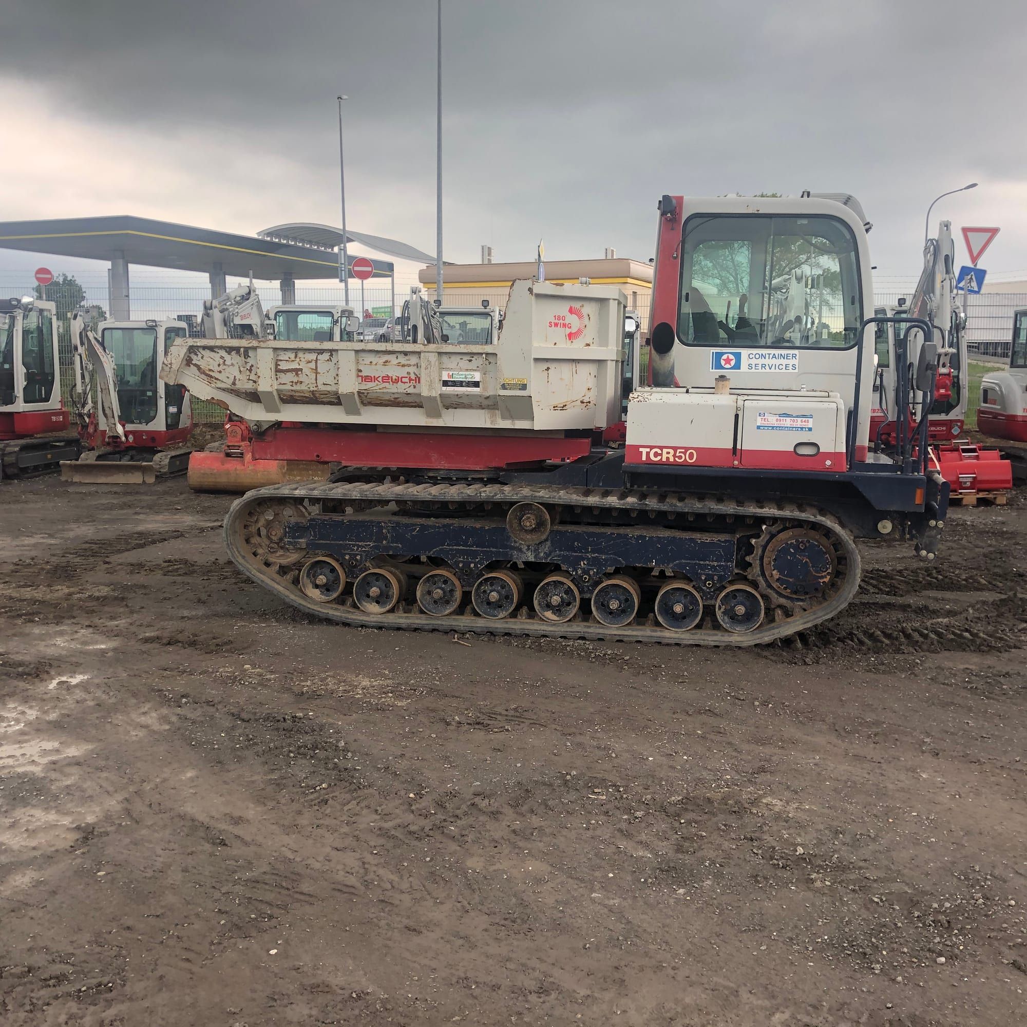 Pásový transportér Takeuchi TCR50 na pobočce Container Services